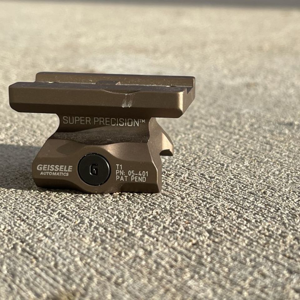 Image 3 - Geissele DDC T1 mount and ACH