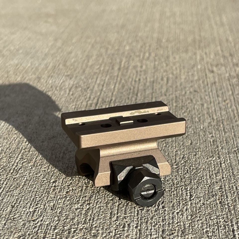 Image 2 - Geissele DDC T1 mount and ACH