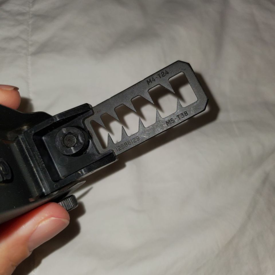 Image 4 - M203 leaf sight/Pic rail