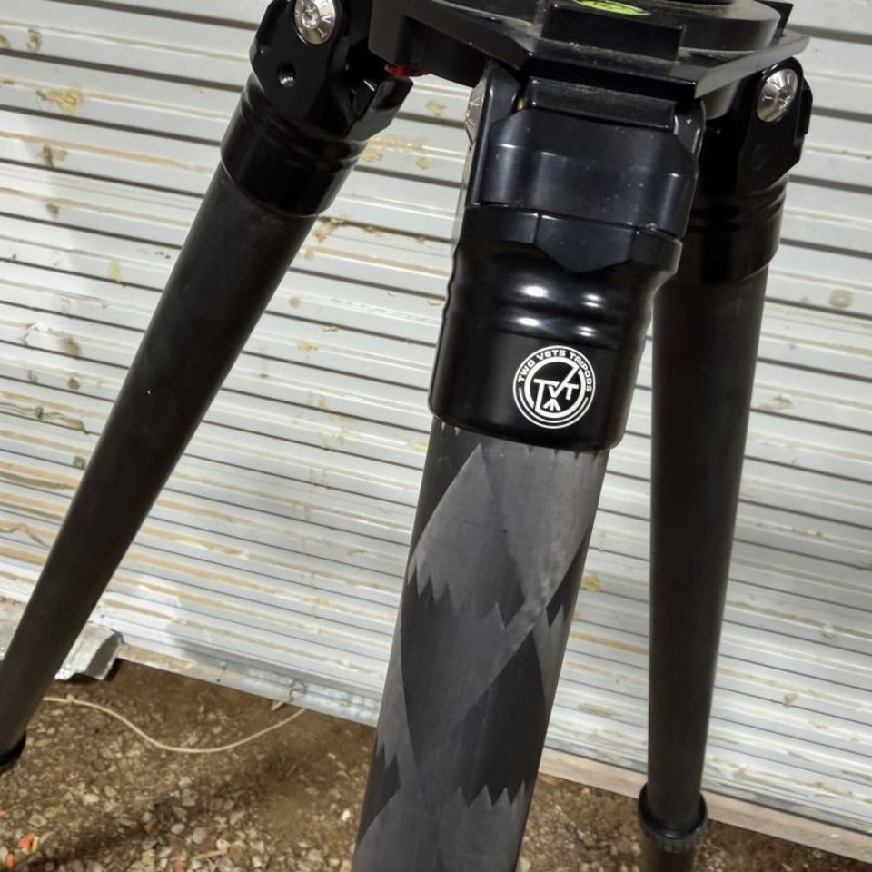 Image 2 - Two vets qdt v2 tripod 