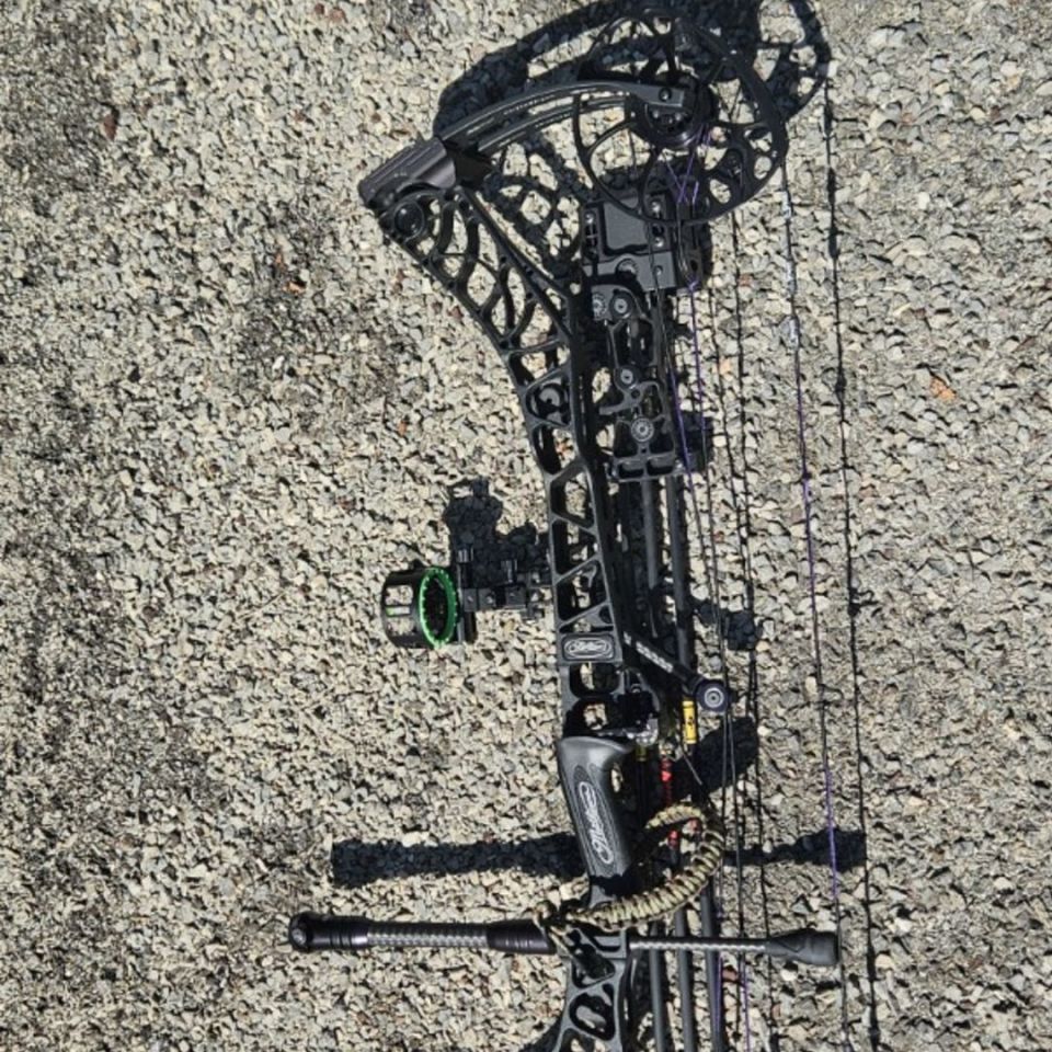 Image 2 - Mathews v3 31 Compound Bow