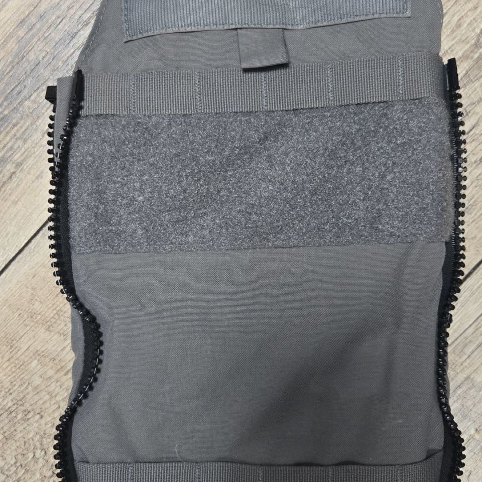 Image 1 - Ferro Hydration Carrier 
