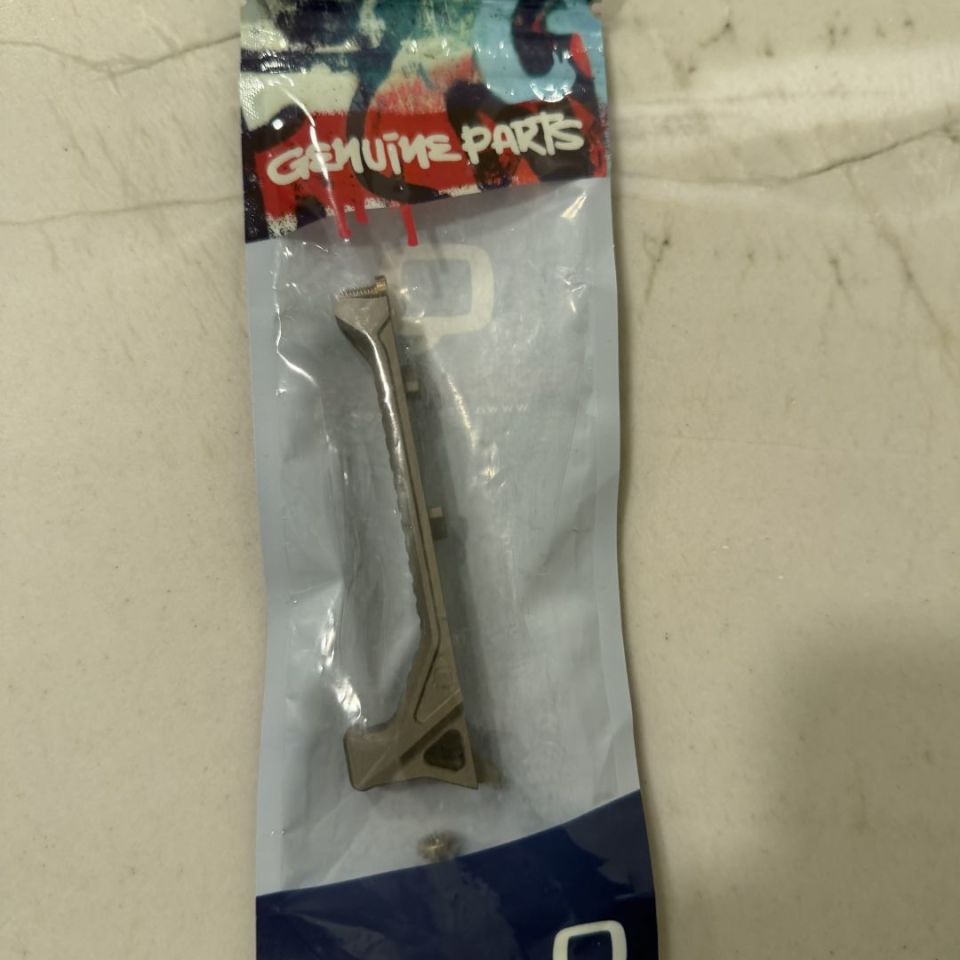 Image 3 - Various Q parts