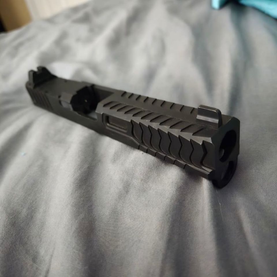 Image 2 - SWP glock 17 gen 4 slide