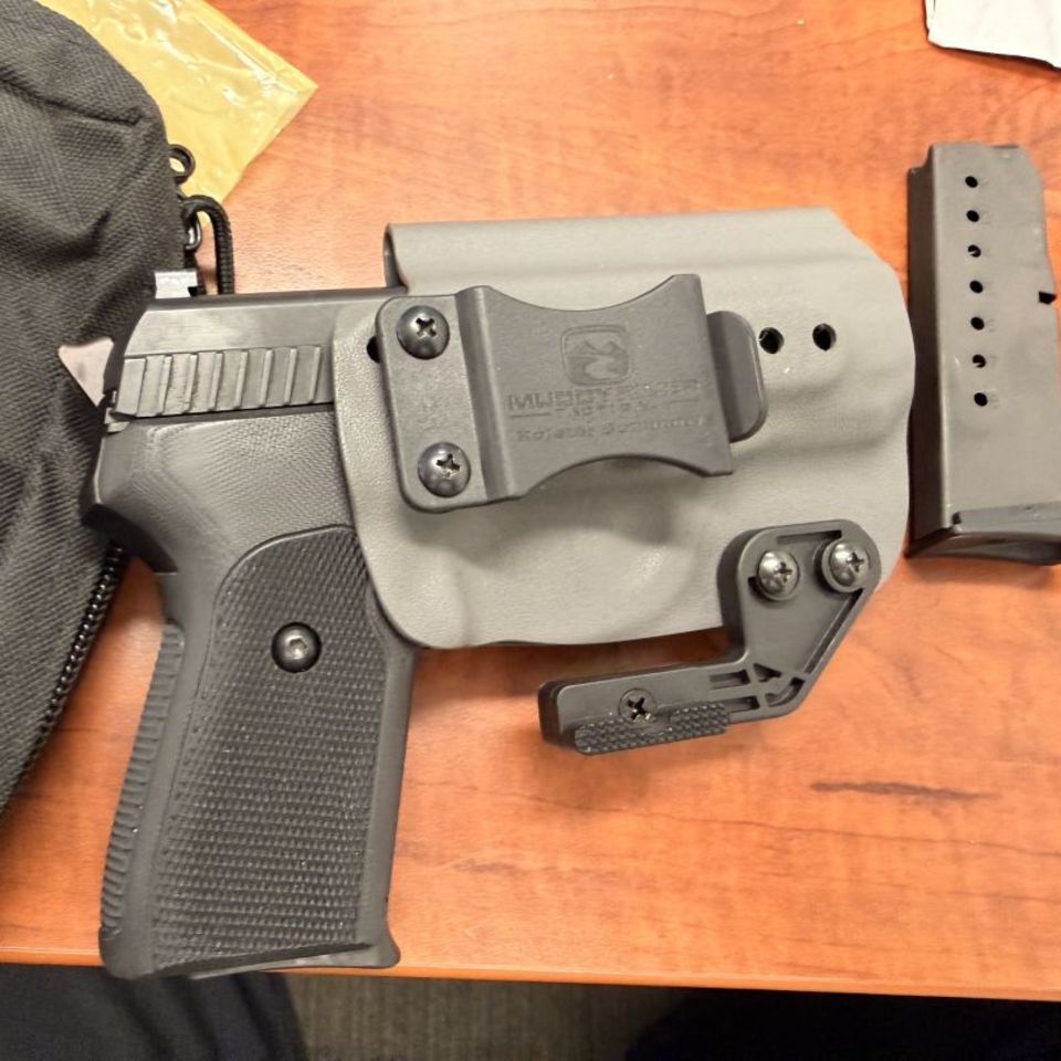 Image 4 - Sig P239 9mm Package many mags