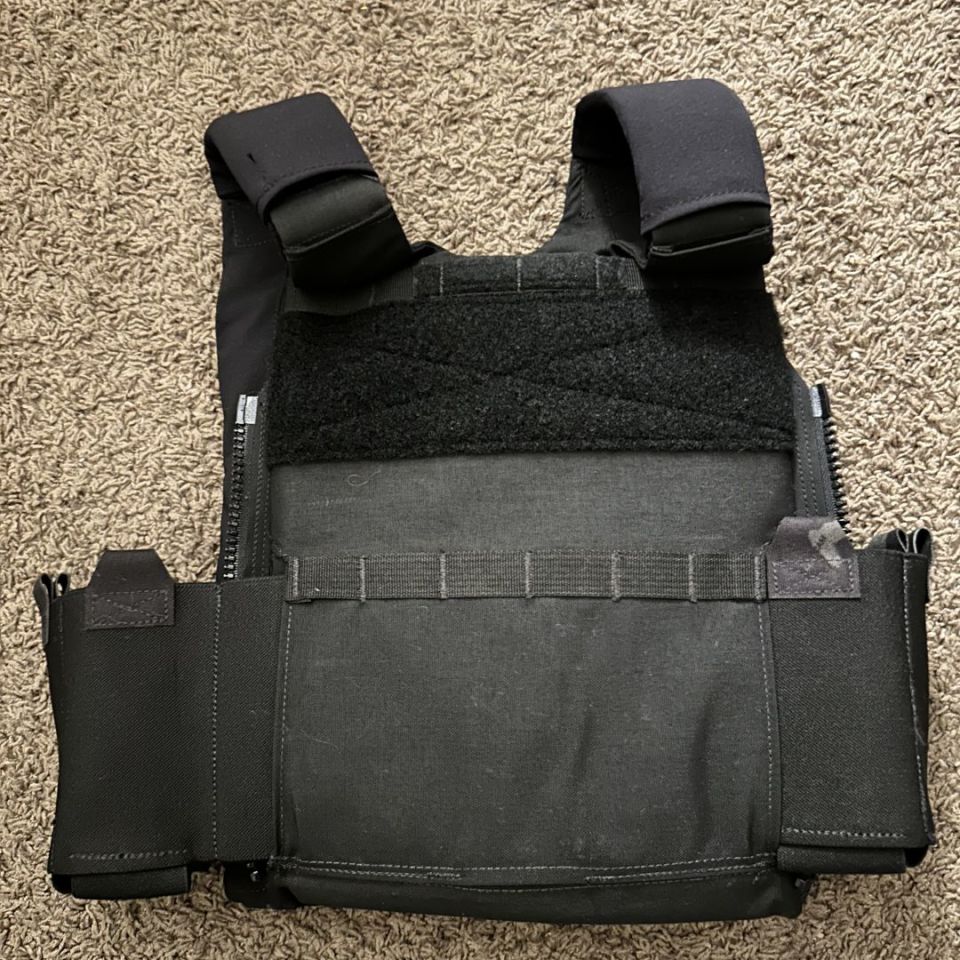 Image 2 - Spiritus LV119 w/ Hesco Plates