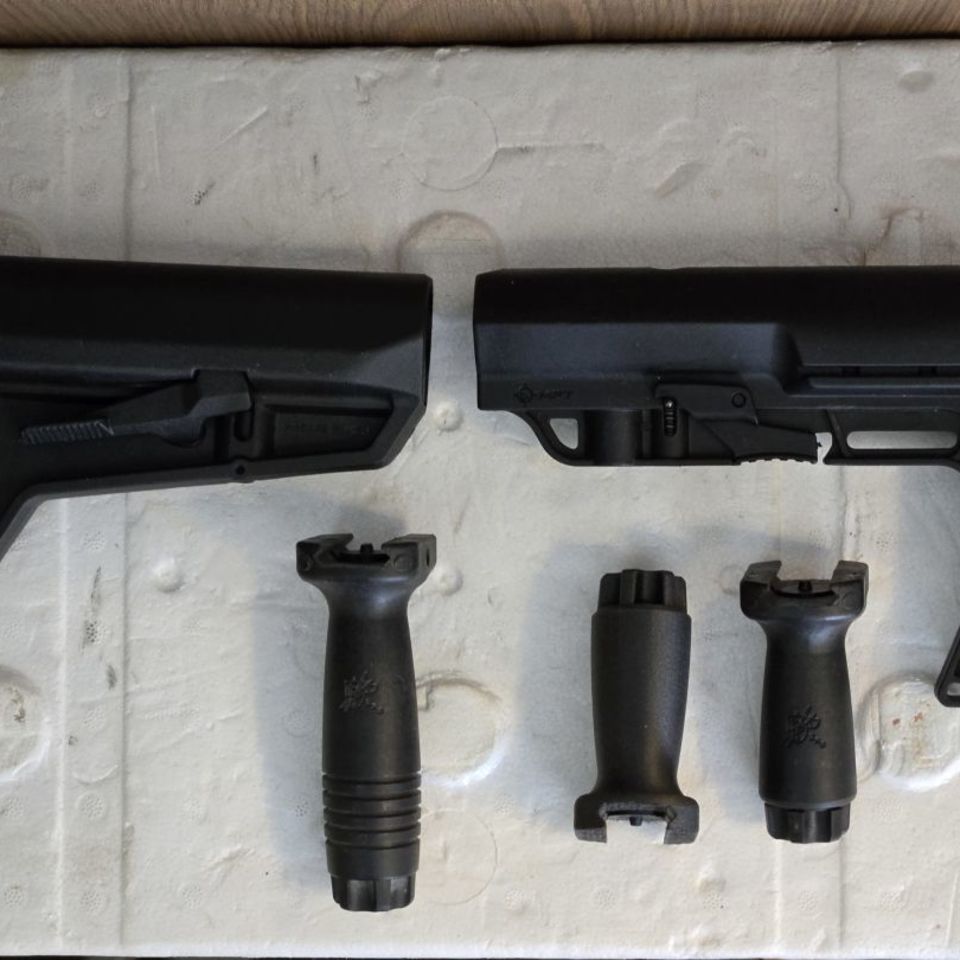 Image 1 - Magpul Stocks, KAC Stubby, VFG