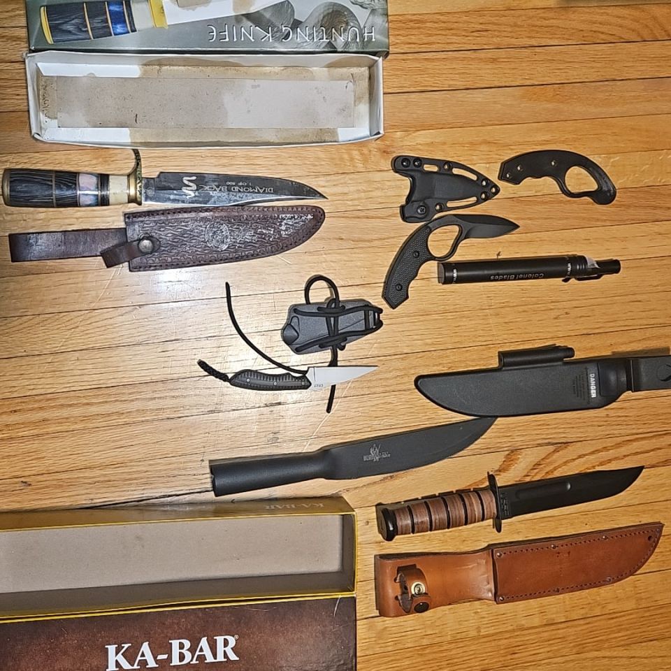 Image 1 - Knife lot