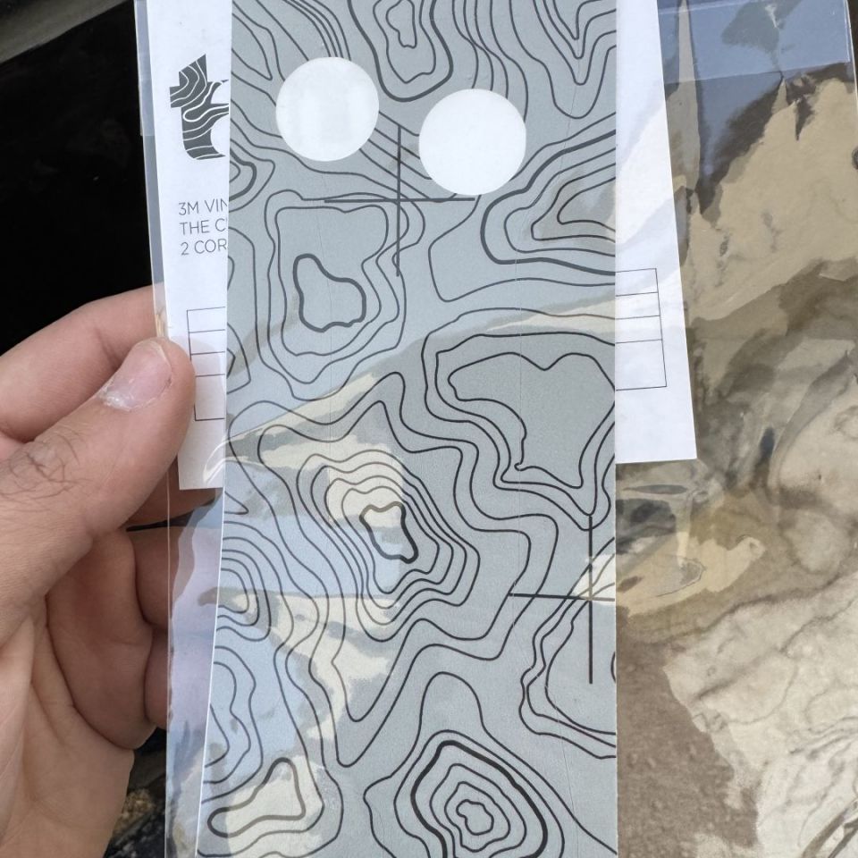 Image 1 - Topo Eotech cover 