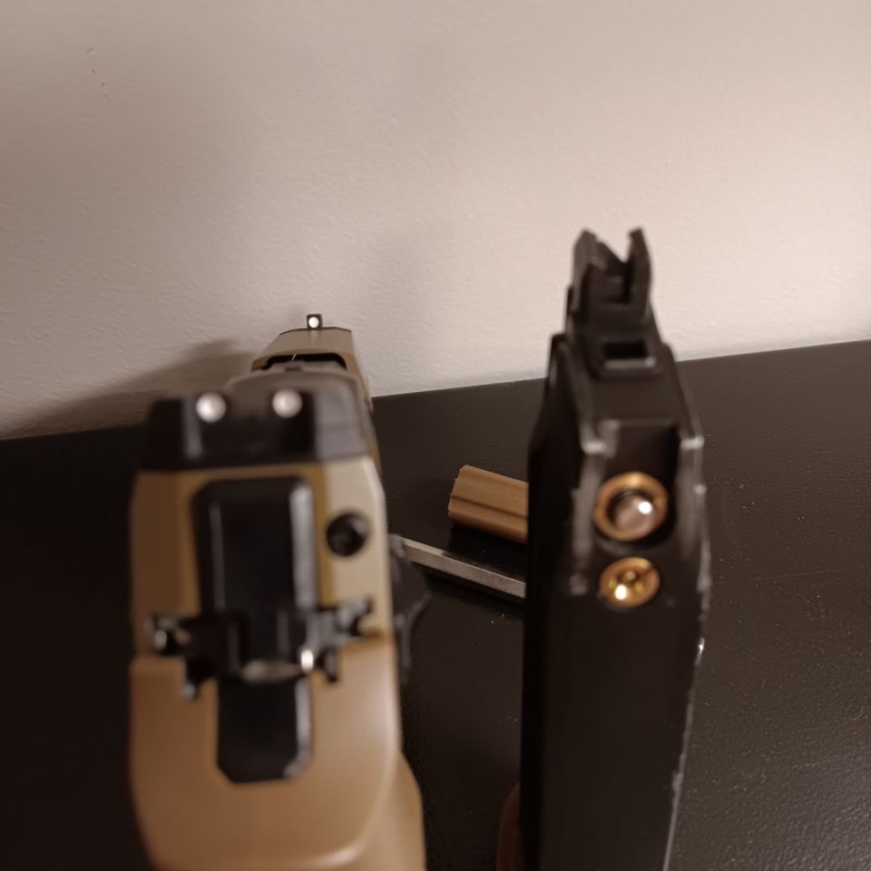 Image 2 - Airsoft m18