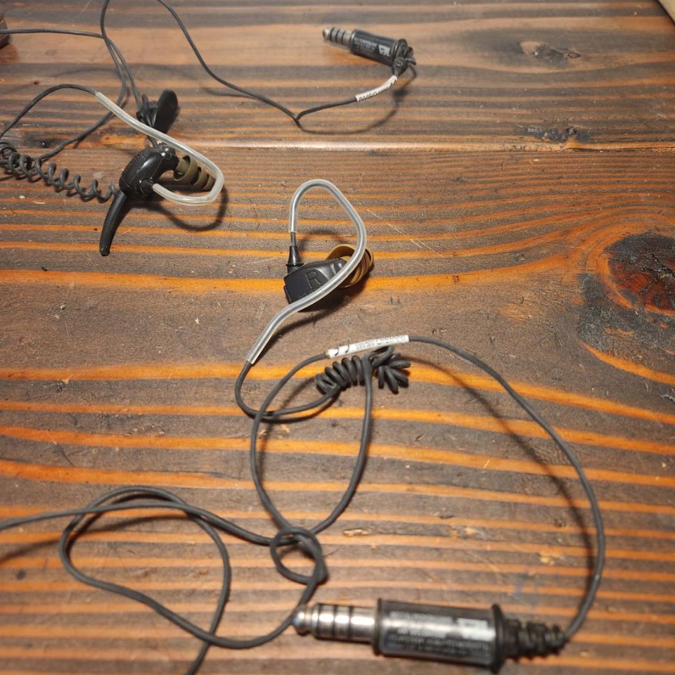 Image 3 - Invisio Earpiece/Bone mic