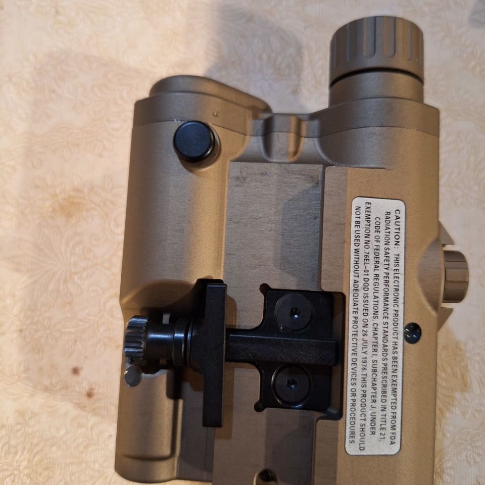 Image 2 - peq-15 LA5C- aluminum body