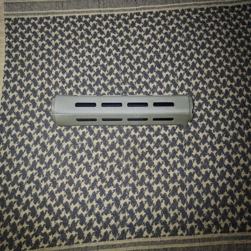 Image 4 - B5 Mlok Midlength Handguard