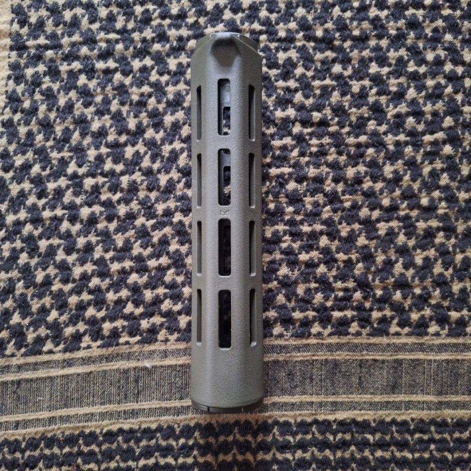 Image 2 - B5 Mlok Midlength Handguard