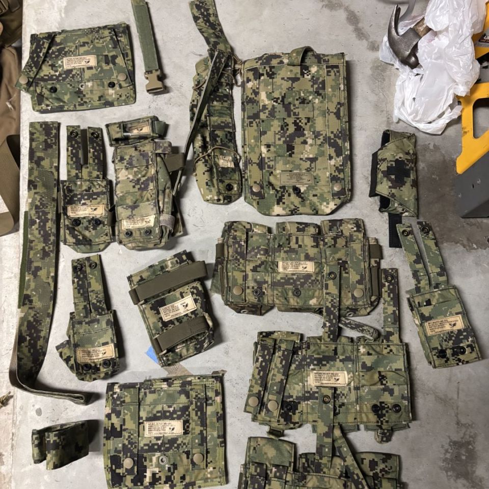 Image 2 - Gear lot 