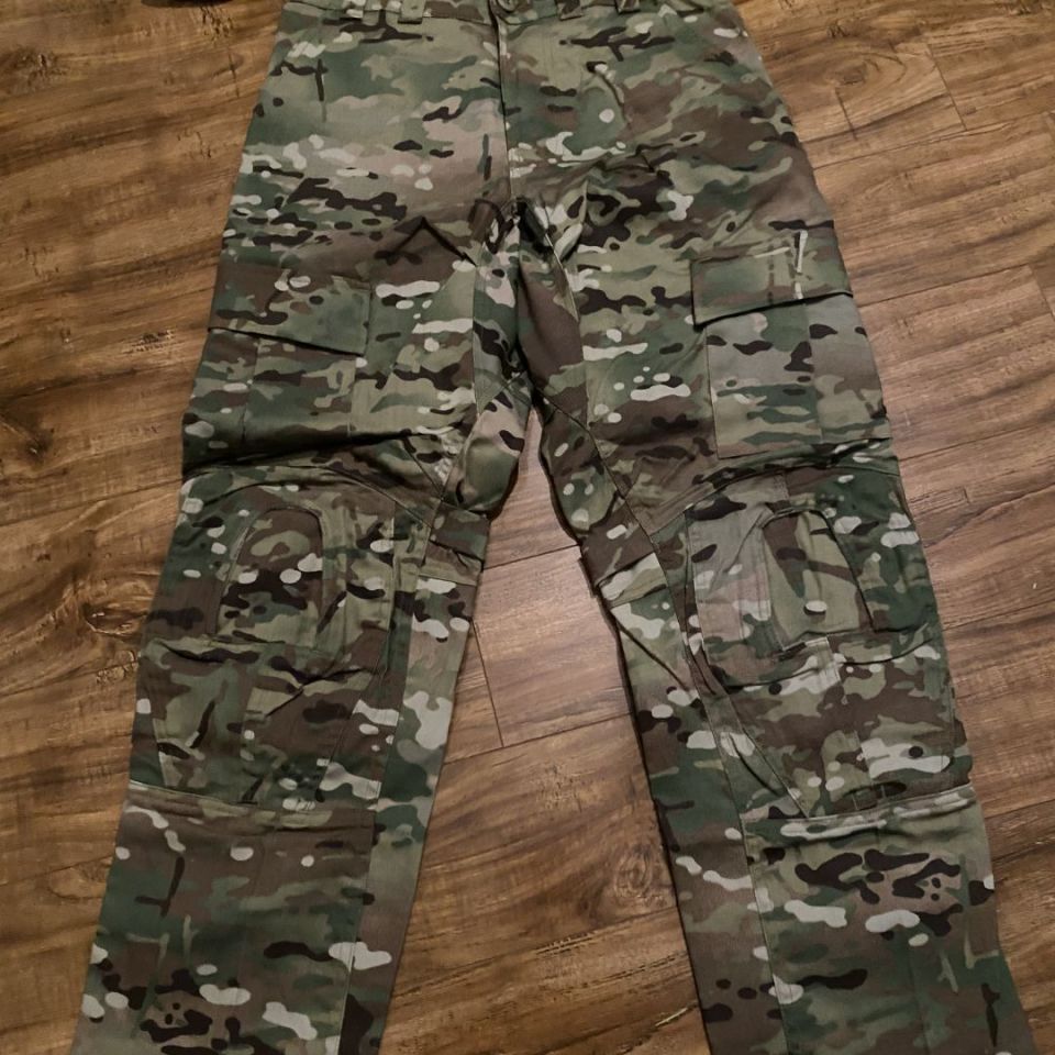 Image 5 - NWT US ARMY COMBAT PANTS S/S 50shipped