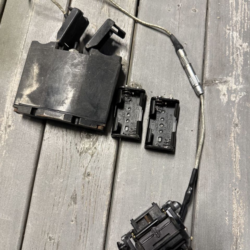 Image 2 - Anvis NVG Mount w/battery Pack