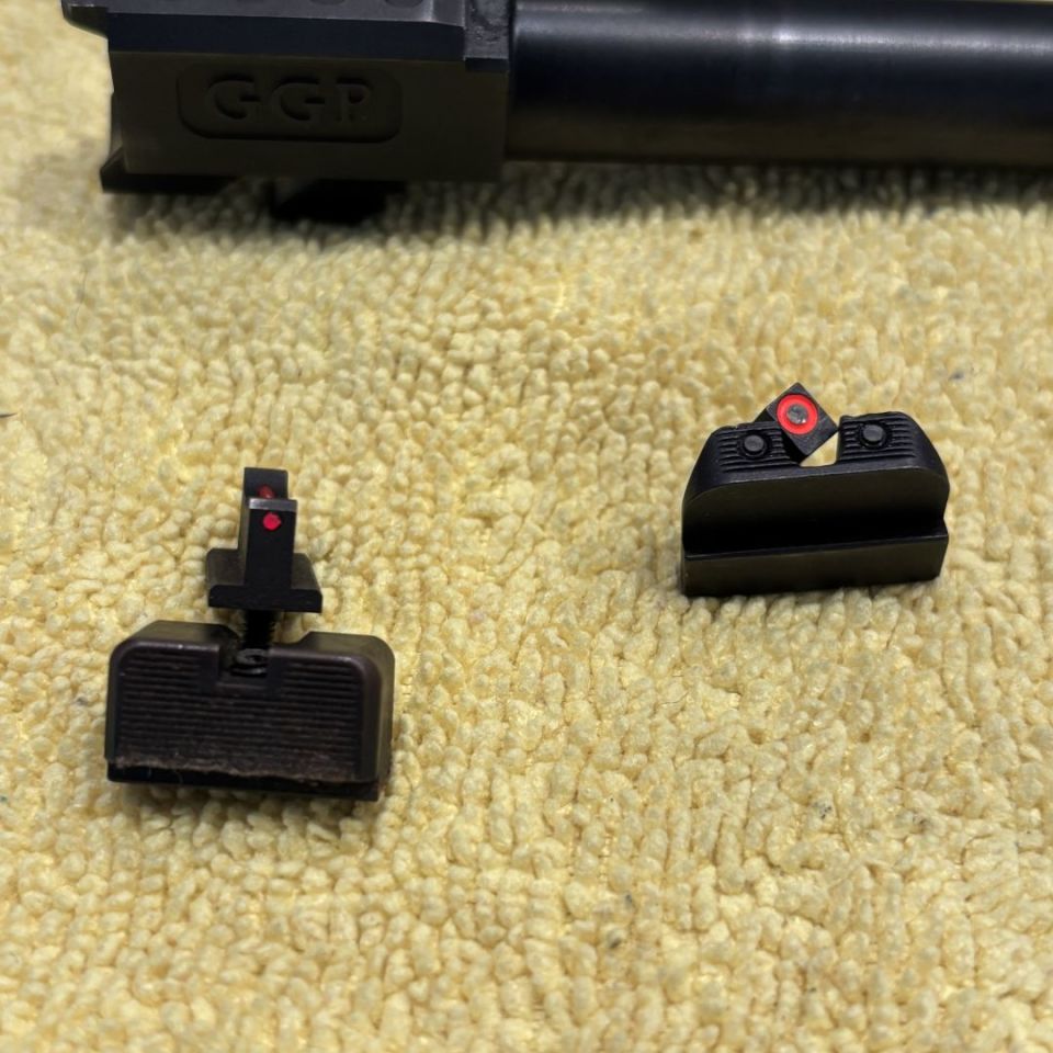 Image 2 - Glock Night Sights / Barrel