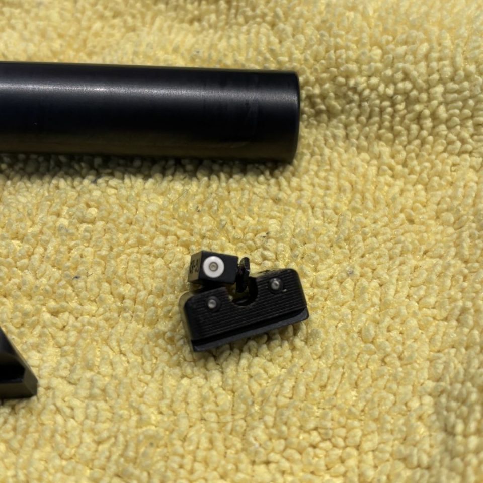 Image 3 - Glock Night Sights / Barrel