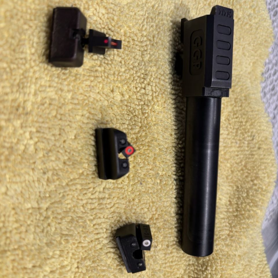 Image 1 - Glock Night Sights / Barrel