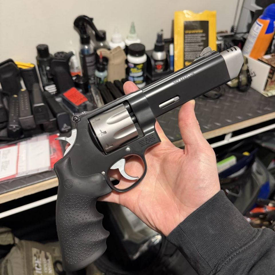 Image 2 - Smith and Wesson 627 V-Comp 