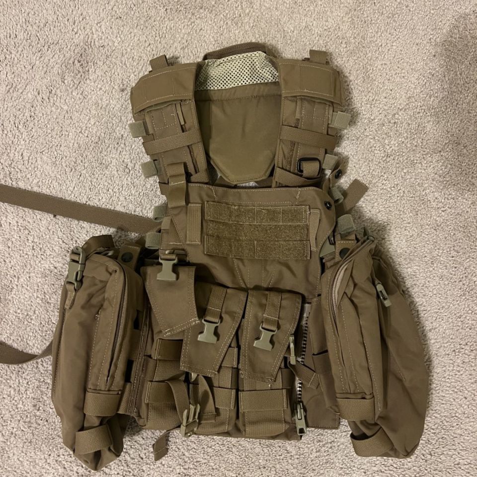 Image 1 - Crye AVS chest rig and yoke M