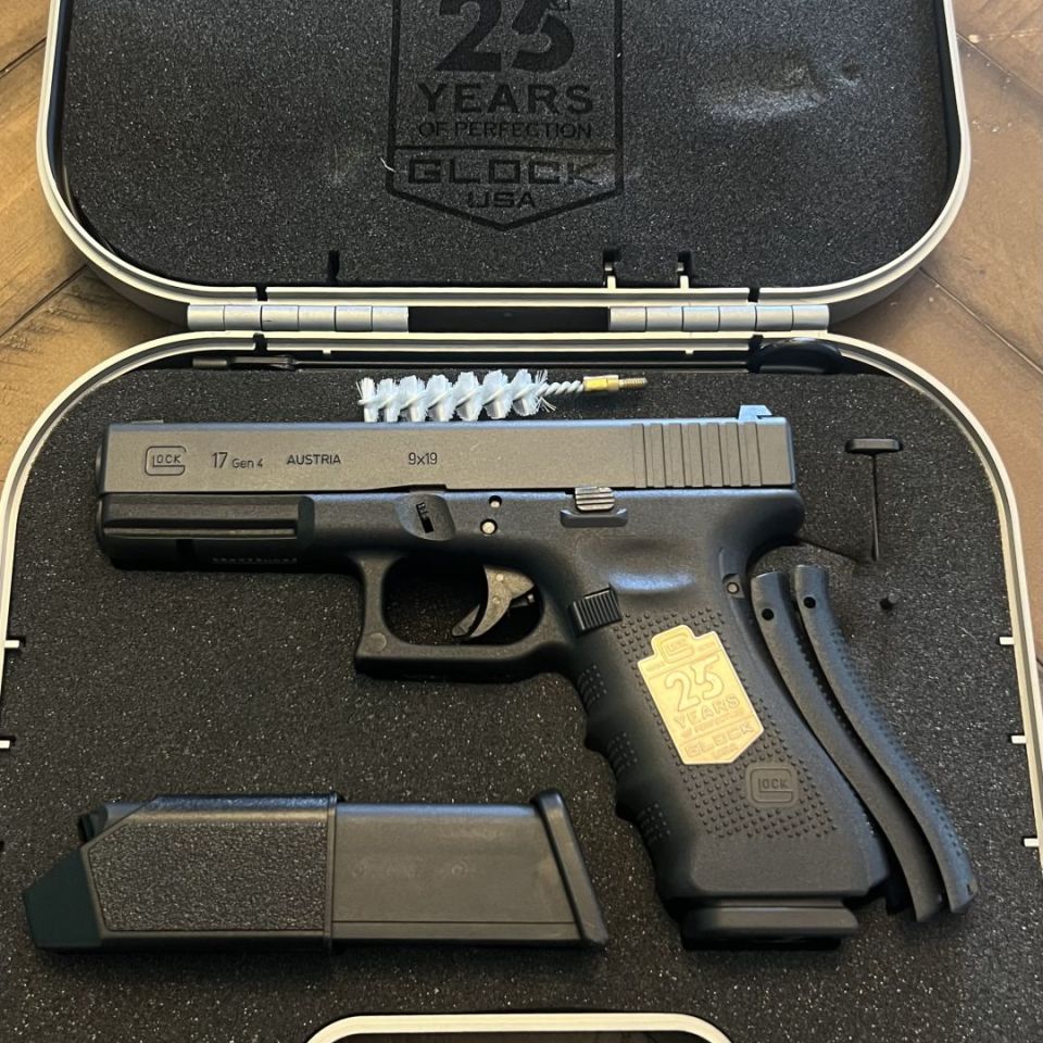 Image 1 - Glock 17 Gen4 25th anniversary