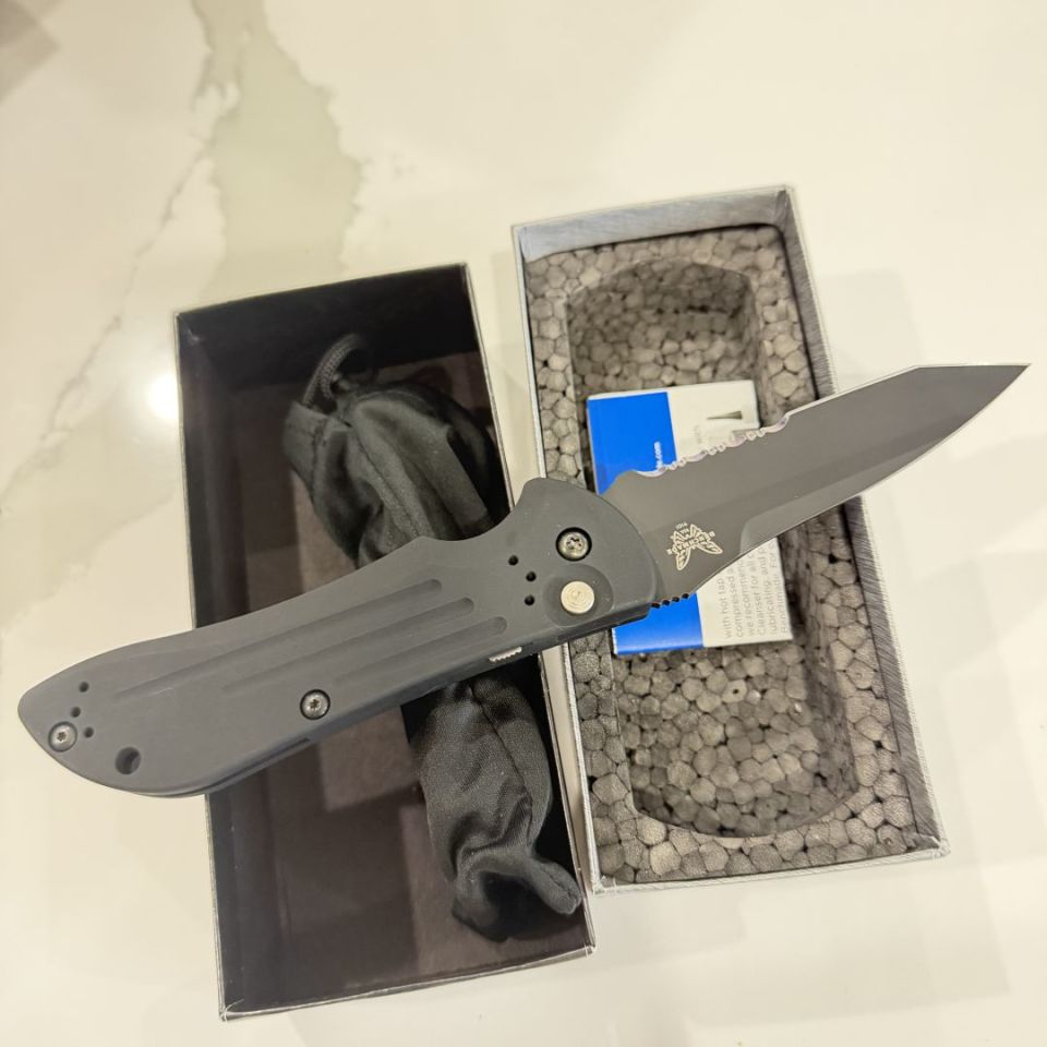 Image 2 - Benchmade Auto Stryker