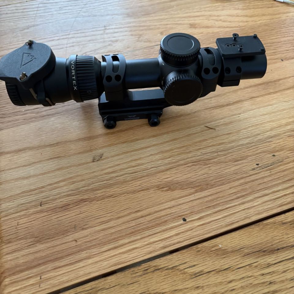 Image 1 - Vortex Venom 1-6 on Warne 1.93