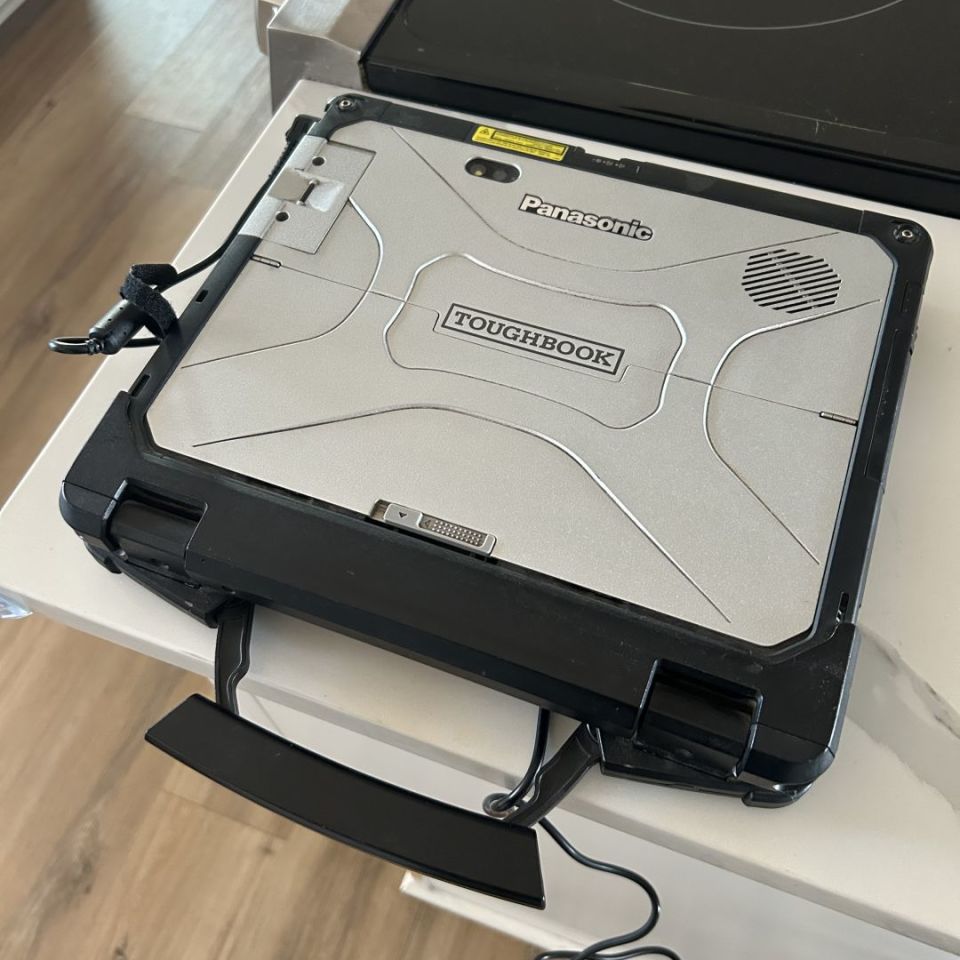 Image 2 - Panasonic Toughbook CF33