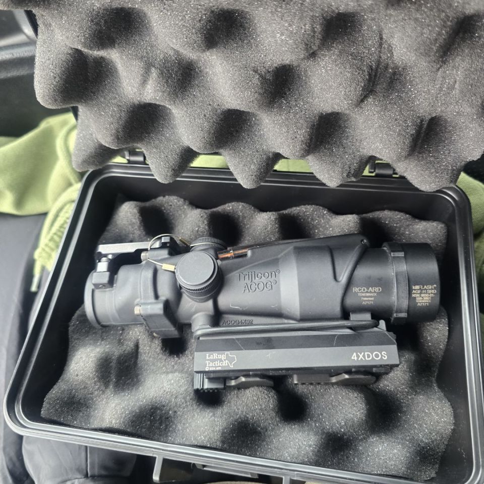 Image 1 - Acog TA31F in Larue mount 