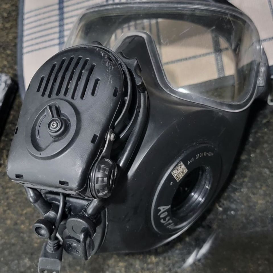 Image 4 - M53 Gas mask 