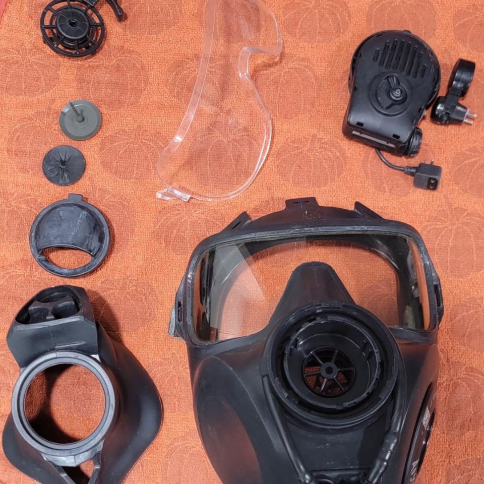 Image 2 - M53 Gas mask 