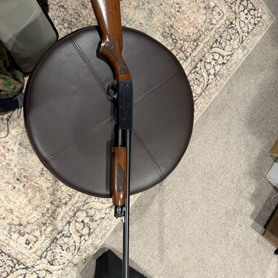 Image 2 - Ithaca model 37 featherweight 