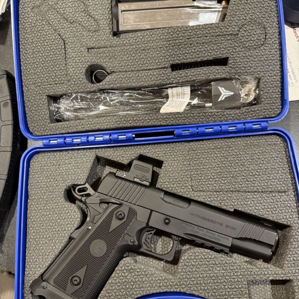 Image 1 - Girsan Witness 2011 w holoson 