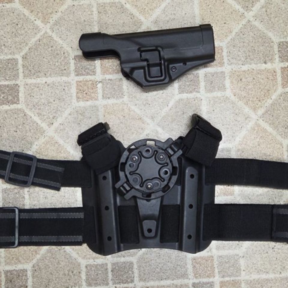 Image 2 - Blackhawk dropleg setup