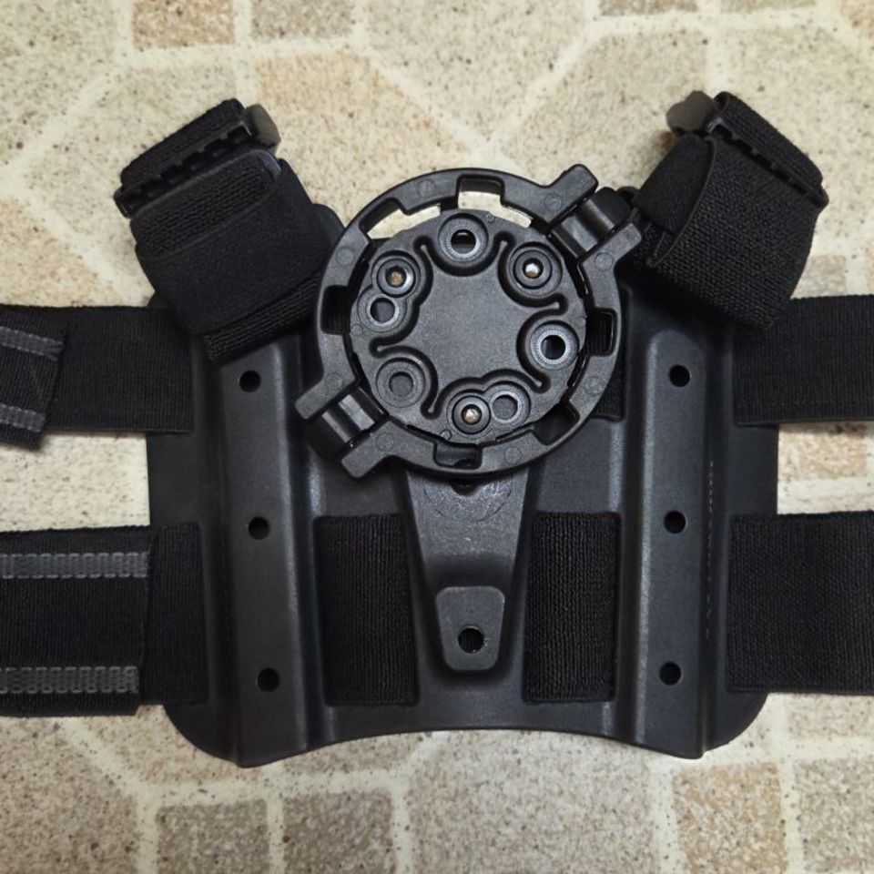 Image 3 - Blackhawk dropleg setup