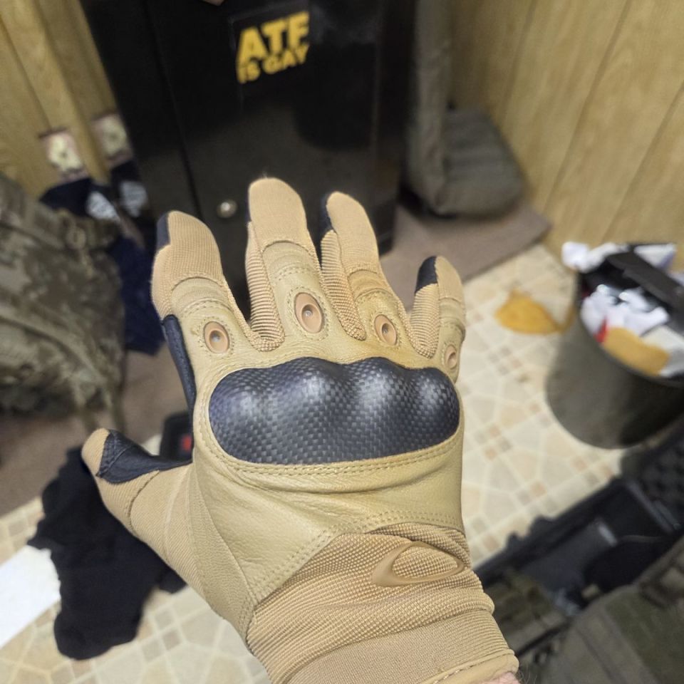 Image 2 - Oakley assault gloves