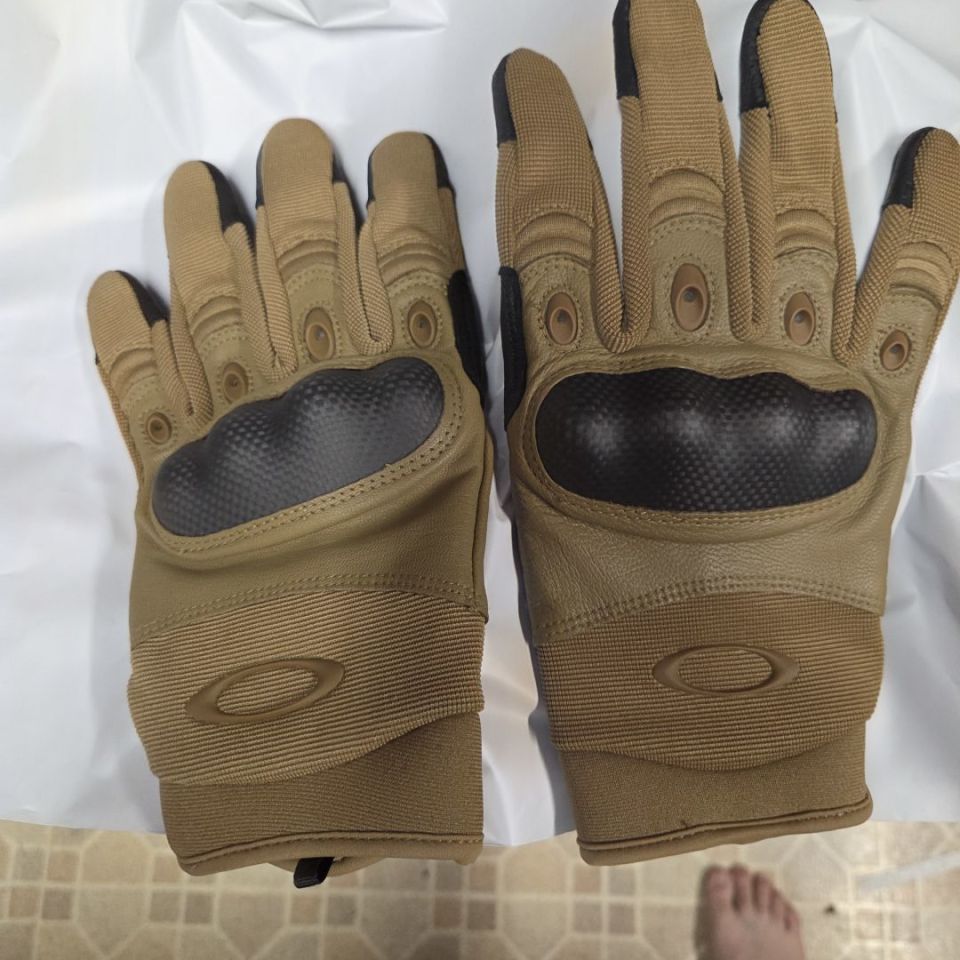 Image 1 - Oakley assault gloves