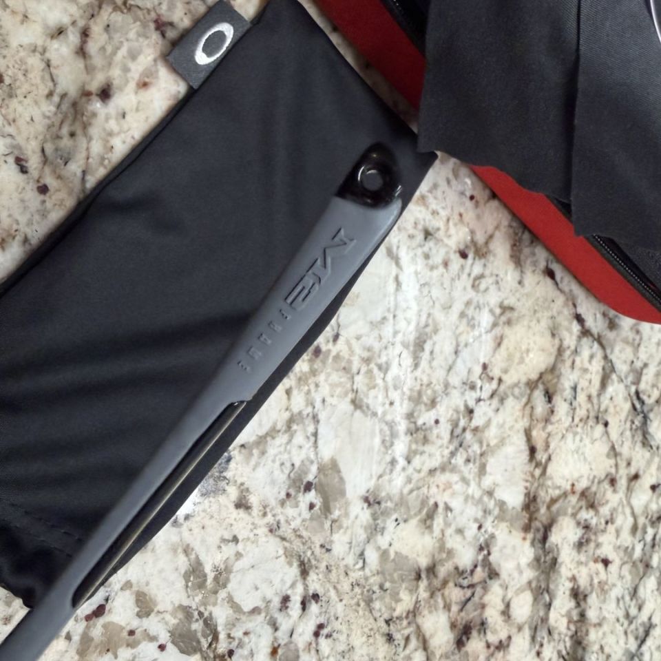 Image 2 - Oakley M2 (like new)