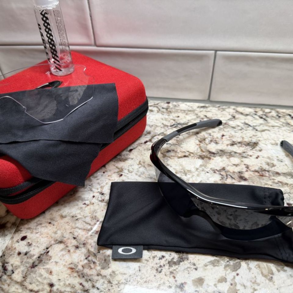 Image 3 - Oakley M2 (like new)