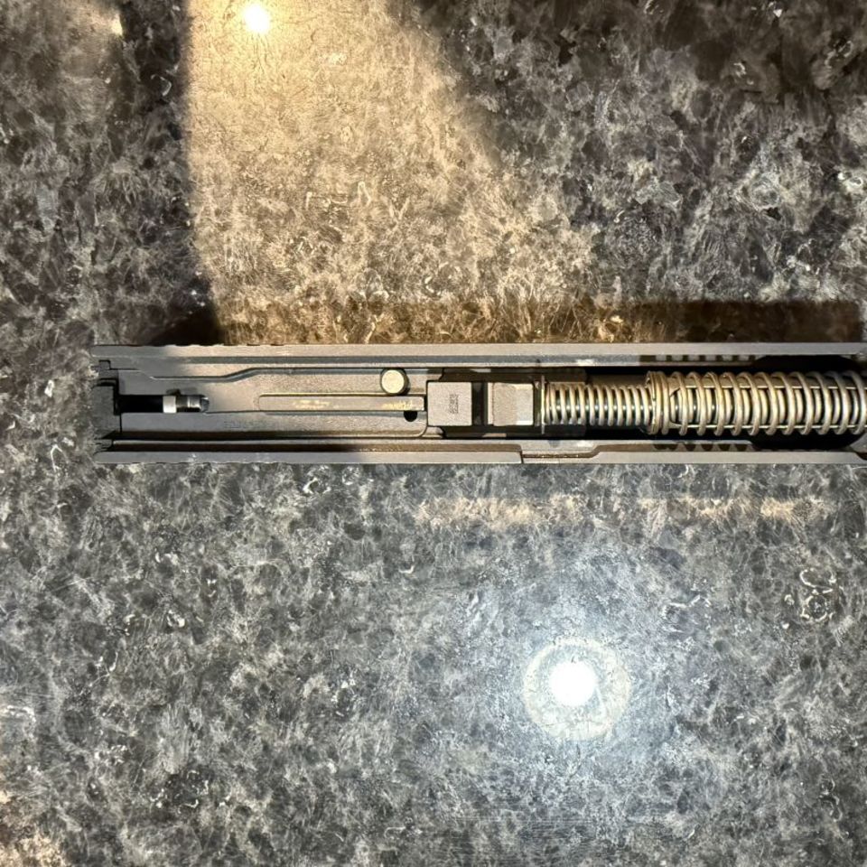 Image 3 - Glock 19 Gen 4 Slide