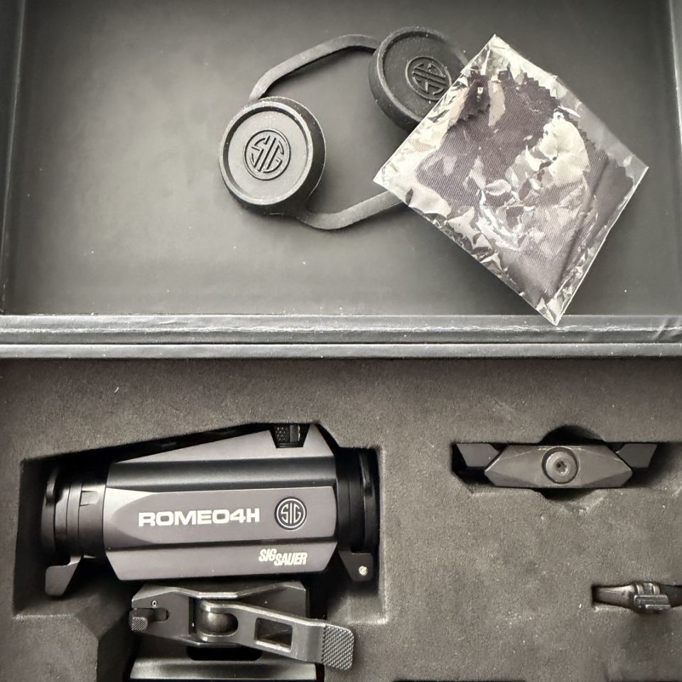 Image 2 - New Romeo 4H red. Cheap 