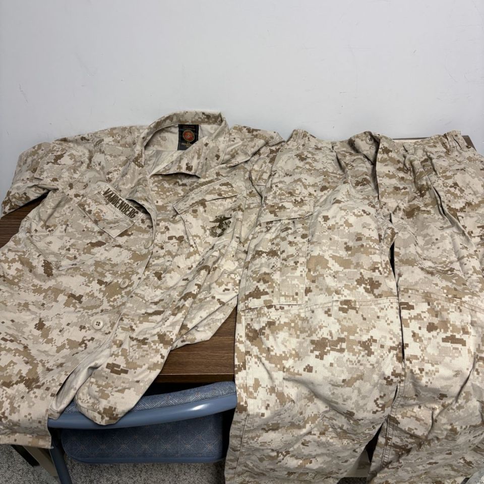 Image 1 - USMC marpat uniform/hats