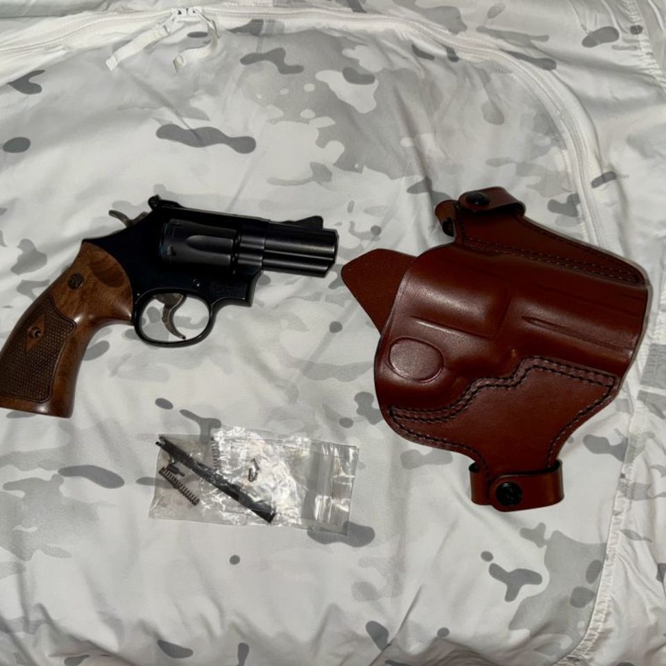 Image 3 - S&W Model 19 Carry-Comp