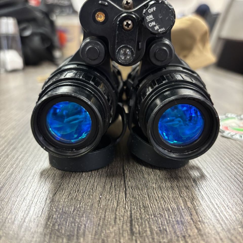 Image 2 - PVS-15 Gen 3 Night Vision