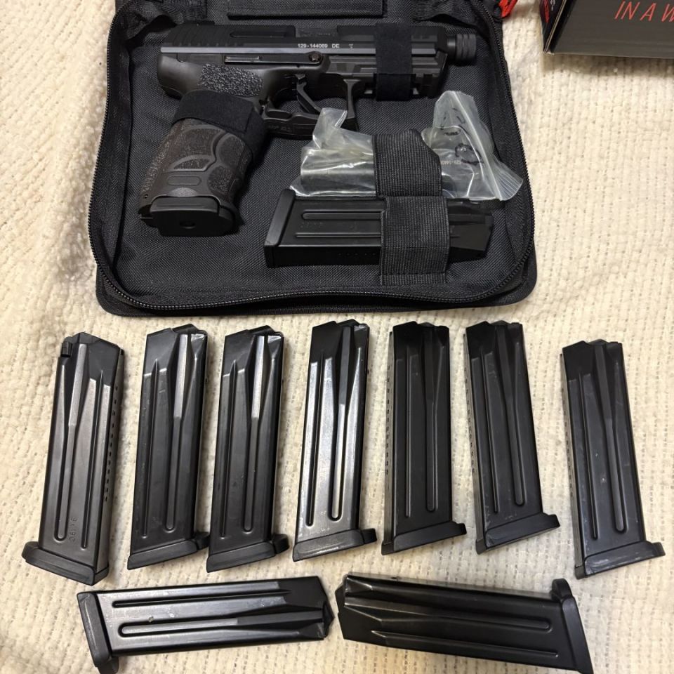 Image 1 - HK P30 w/extras 