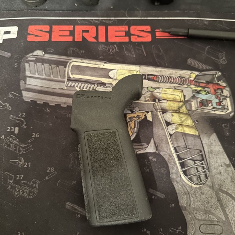 Image 2 - B5 Type 23 Grip & Magpul MOE 