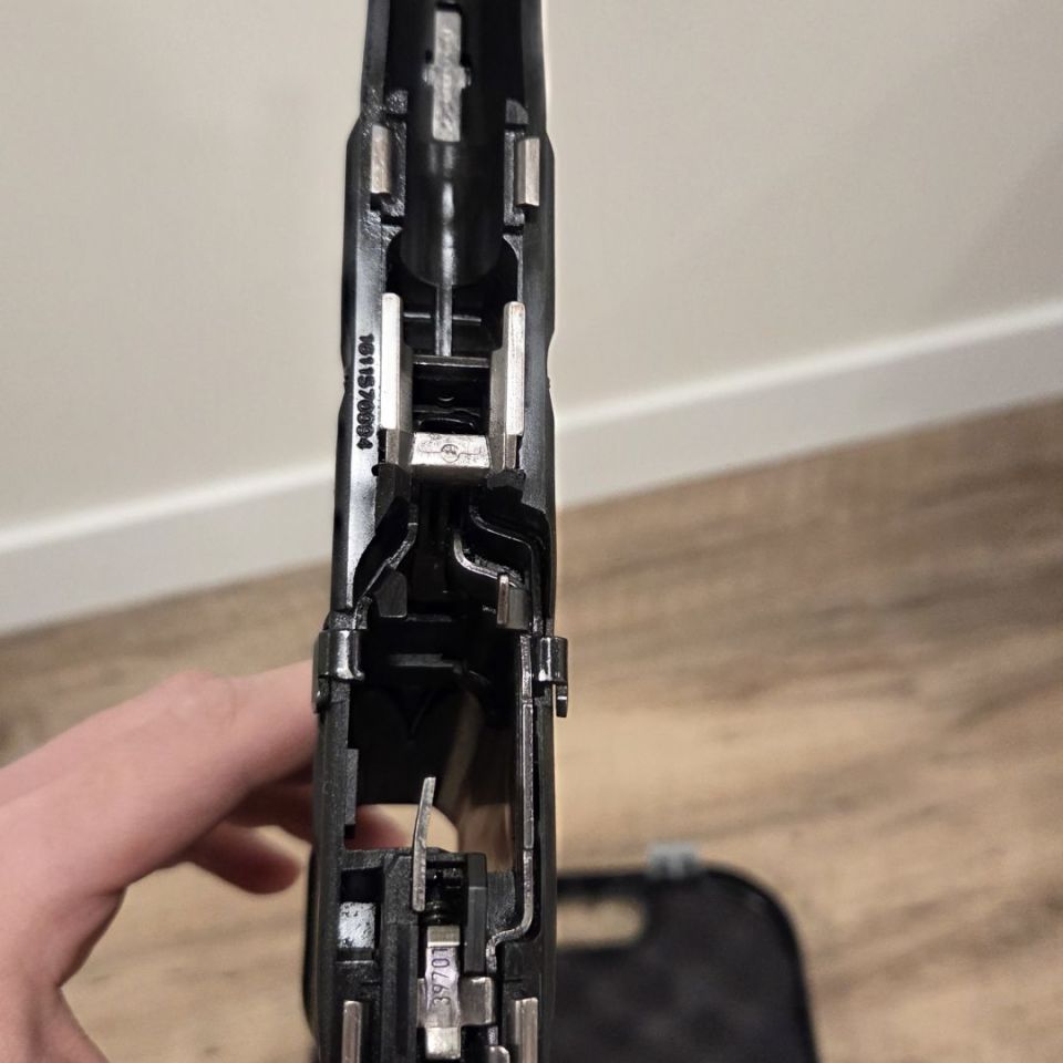 Image 2 - Glock 17 gen 5 frame