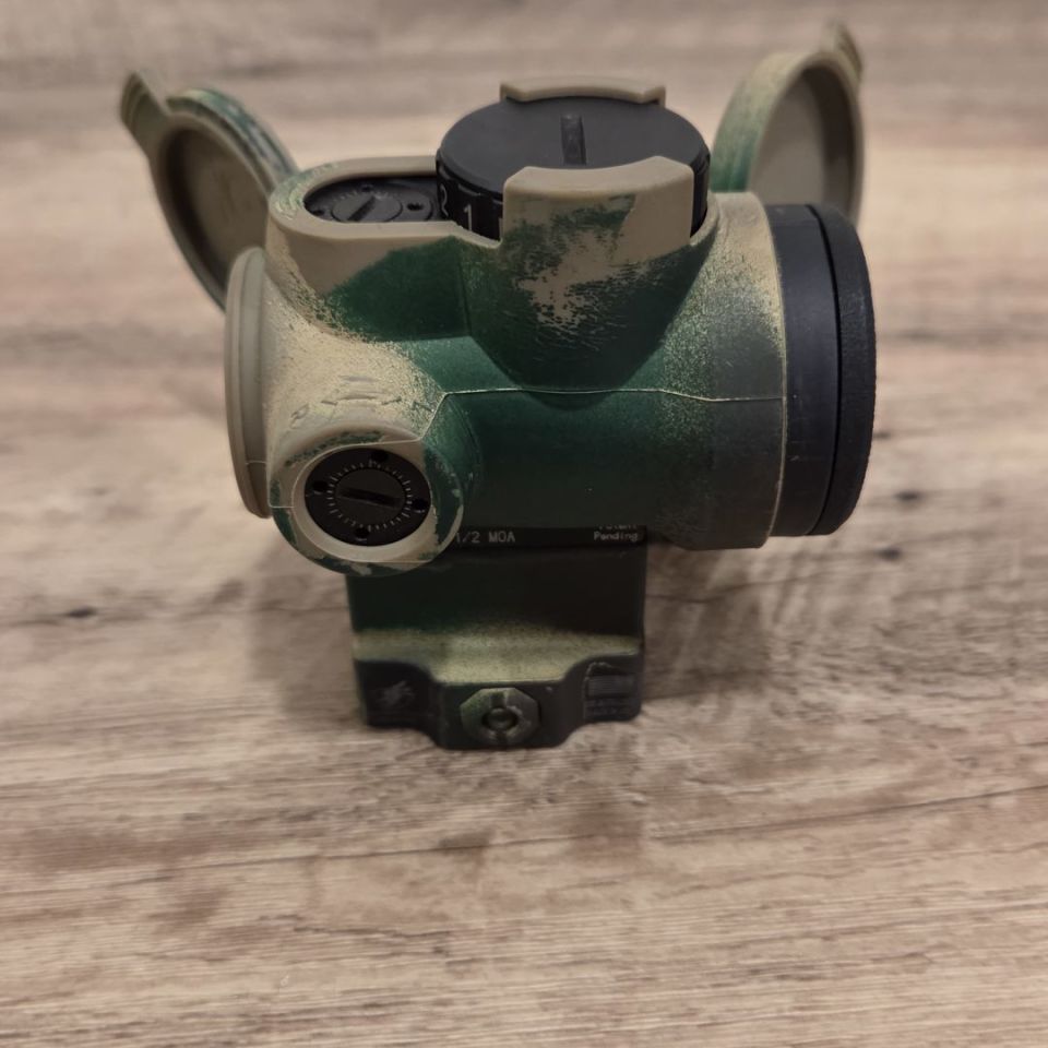Image 2 - Trijicon MRO + ADM mount